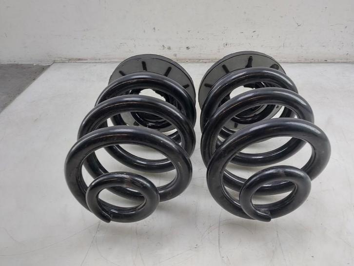 RESSORT DE SUSPENSION ARRIERE Volkswagen Transporter T6, Autos : Pièces & Accessoires, Suspension & Châssis, Volkswagen, Utilisé