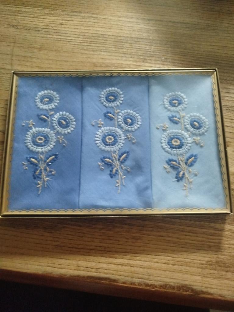 Mouchoirs broderie, Antiquités & Art