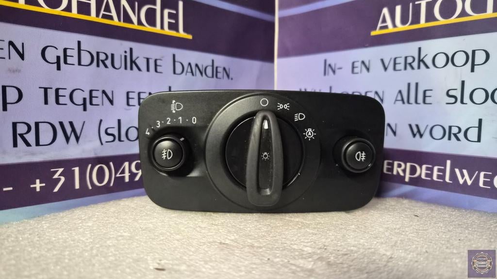 Interrupteur de phares Ford Fiesta 6 (JA8) 10002882, Autos : Pièces & Accessoires, Info@ford.com, Ford Motor Company, American Road 1
48126  Dearborn