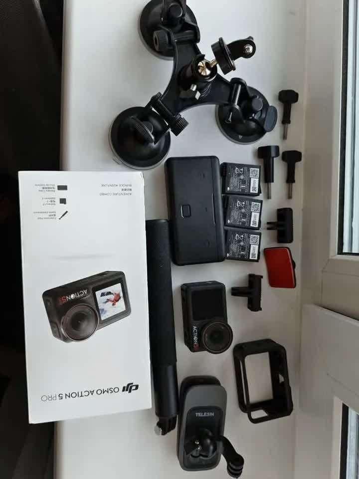 dji osmo action 5 pro adventure combo, Audio, Tv en Foto, Actiecamera's, Ophalen of Verzenden, Zo goed als nieuw