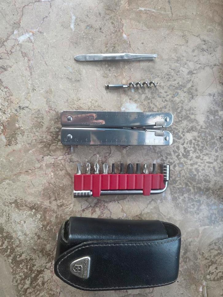 Victorinox Swiss Tool X Plus - neuf, Caravanes & Camping, Outils de camping, Enlèvement ou Envoi