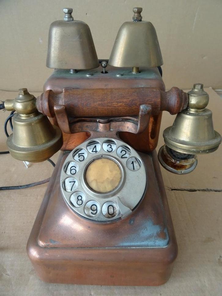 Antieke telefoon of vintage koperen telefoon telefoontoestel, Antiek en Kunst, Curiosa en Brocante, Ophalen of Verzenden