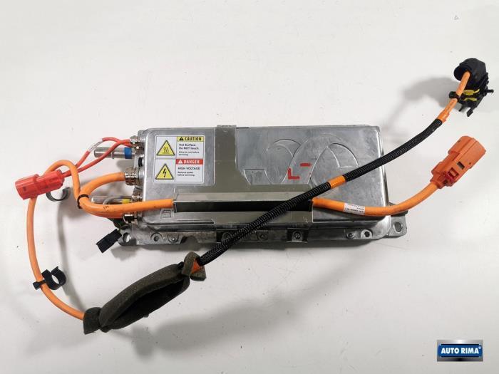 Chargeur de batterie d'un Volvo V60, Autos : Pièces & Accessoires, Électronique & Câbles, Volvo, Utilisé, 3 mois de garantie, Enlèvement ou Envoi