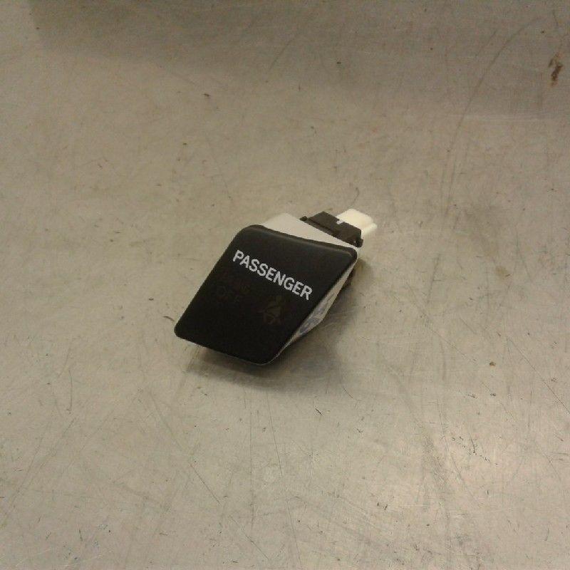 DIVERS Toyota Yaris II (P9) (01-2005/12-2014), Utilisé, Toyota