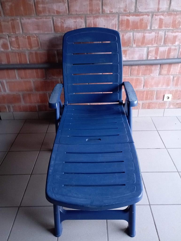 Blauw zomer ligbed MET bijhorend NIEUW kussen+beschermhoes, Tuin en Terras, Ligbedden, Gebruikt, Kunststof, Inklapbaar, Verstelbaar