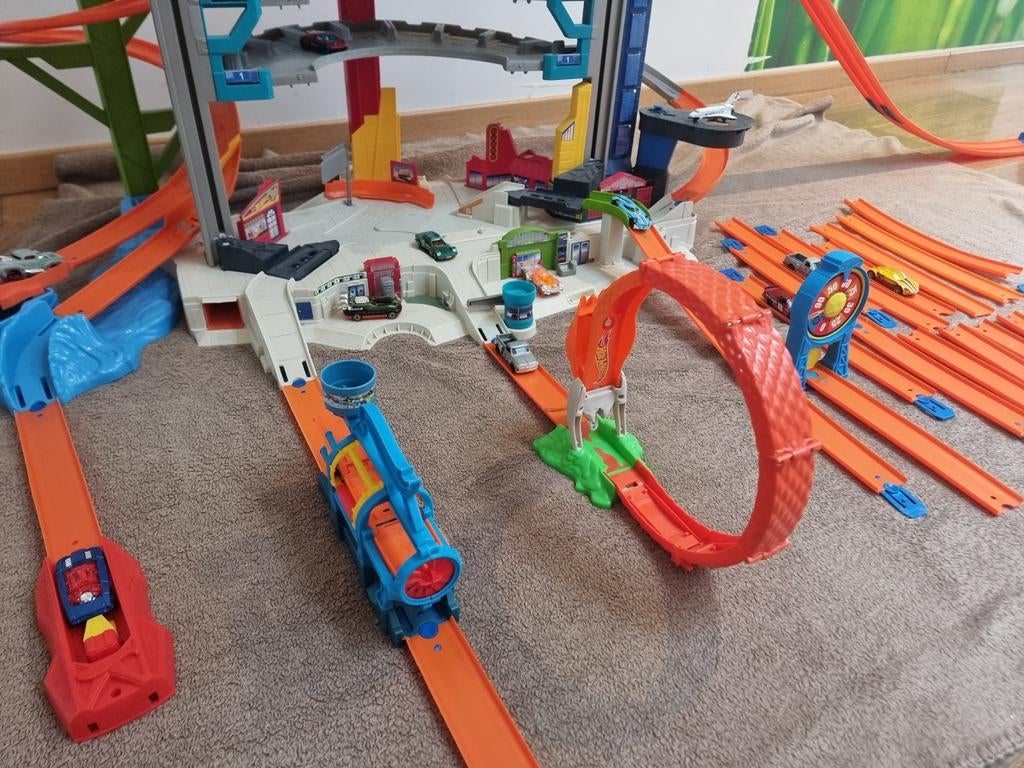 Hot Wheels Ultimate Garage, extra modules, pistes + voitures, Hot Wheels