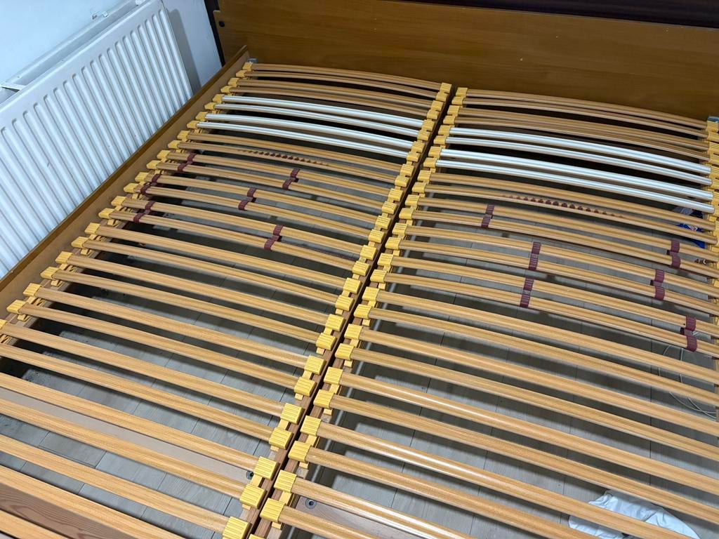 lit 1,80 avec 2 sommiers à lattes et matelas, Maison & Meubles, Chambre à coucher | Matelas & Sommiers, Enlèvement, Comme neuf