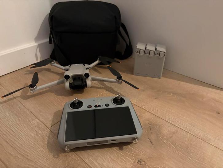 DJI Mini 3 Pro fly more combo + Care Refresh, Audio, Tv en Foto, Drones, Zo goed als nieuw, Cameradrone, Topkwaliteit, DJI, Minder dan 250 gram