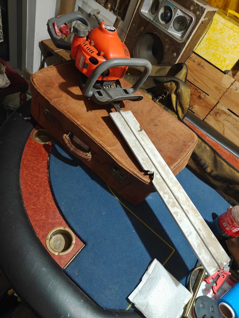 Krachtige Oleo-Mac HT27 Benzine Heggenschaar - Inclusief bes, Jardin & Terrasse, Taille-haies, Utilisé, Essence, Enlèvement