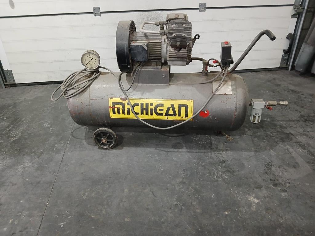 Compresseur 100l 3cv