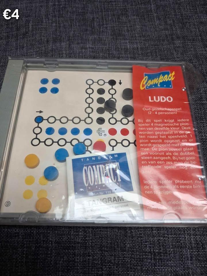 Mini gezelschapsspel ludo. Klassieke gezelligheid., Hobby & Loisirs créatifs, Jeux de société | Jeux de plateau, Utilisé, Enlèvement