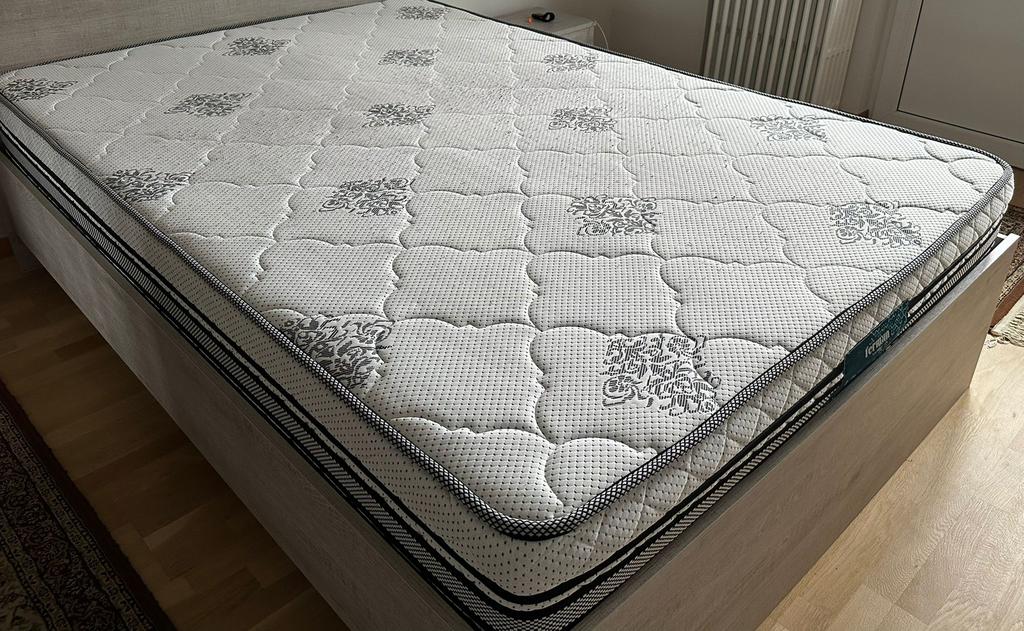 Matelas 160 / 200 comme neuf - gratuit ( transport sur vous), Maison & Meubles, Enlèvement ou Envoi, Comme neuf, Matelas