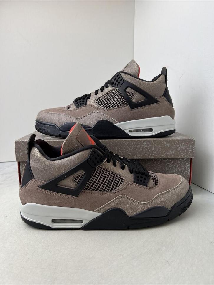 Jordan 4 Taupe Haze, Kleding | Heren, Schoenen, Gedragen, Bruin, Ophalen
