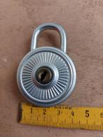 Cadenas rond vintage BURG avec clé, Antiquités & Art, Enlèvement