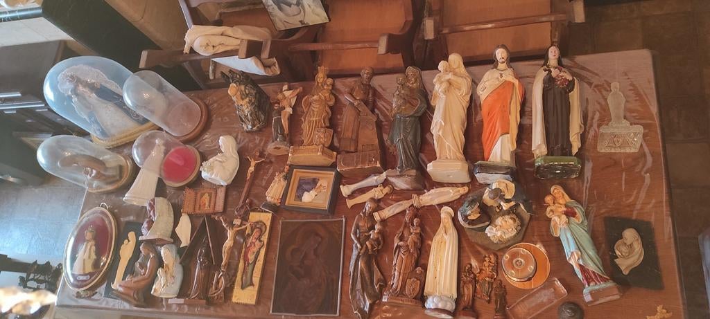 50 tal heiligenbeelden, voornamelijk van Moeder Maria en enk, Antiek en Kunst, Ophalen