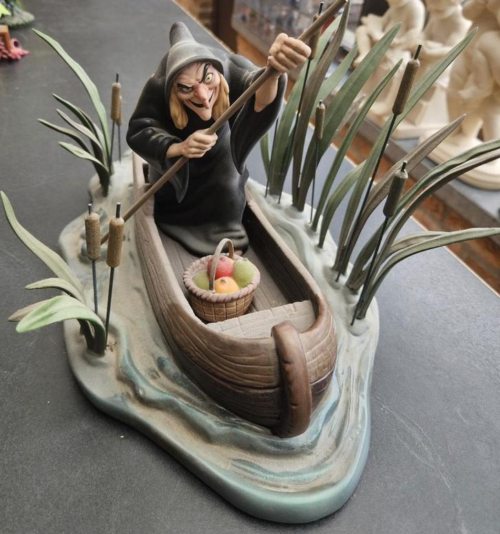 Disney beeldje Snow White And The Seven Dwarfs, Verzamelen, Disney, Zo goed als nieuw, Beeldje of Figuurtje, Sneeuwwitje of Doornroosje