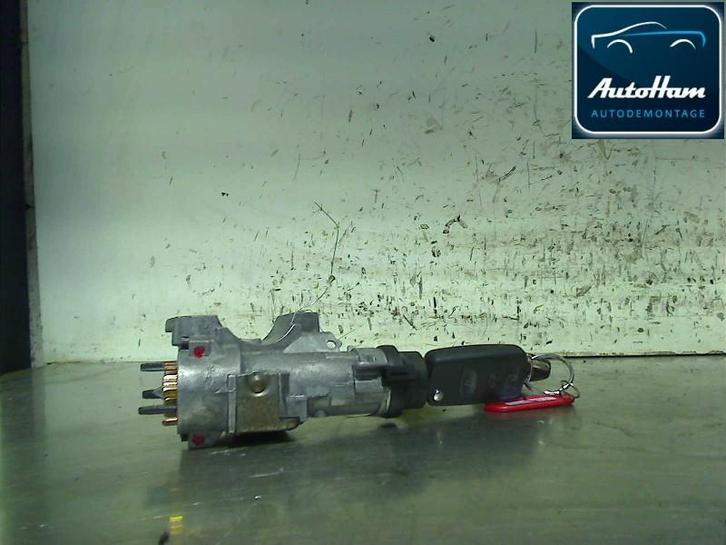 NEIMAN / COMMUTATEUR D ALLUMAGE + CLEF Polo IV (9N1 / 2/3), Autos : Pièces & Accessoires, Autres pièces automobiles, Volkswagen