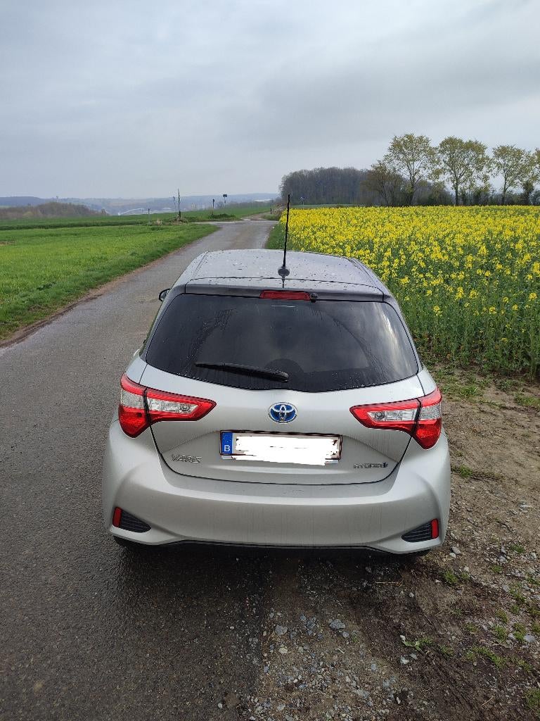 Toyota Yaris hybride, Autos, Toyota, Argent ou Gris, Achat, Entretenue par le concessionnaire, 5 portes