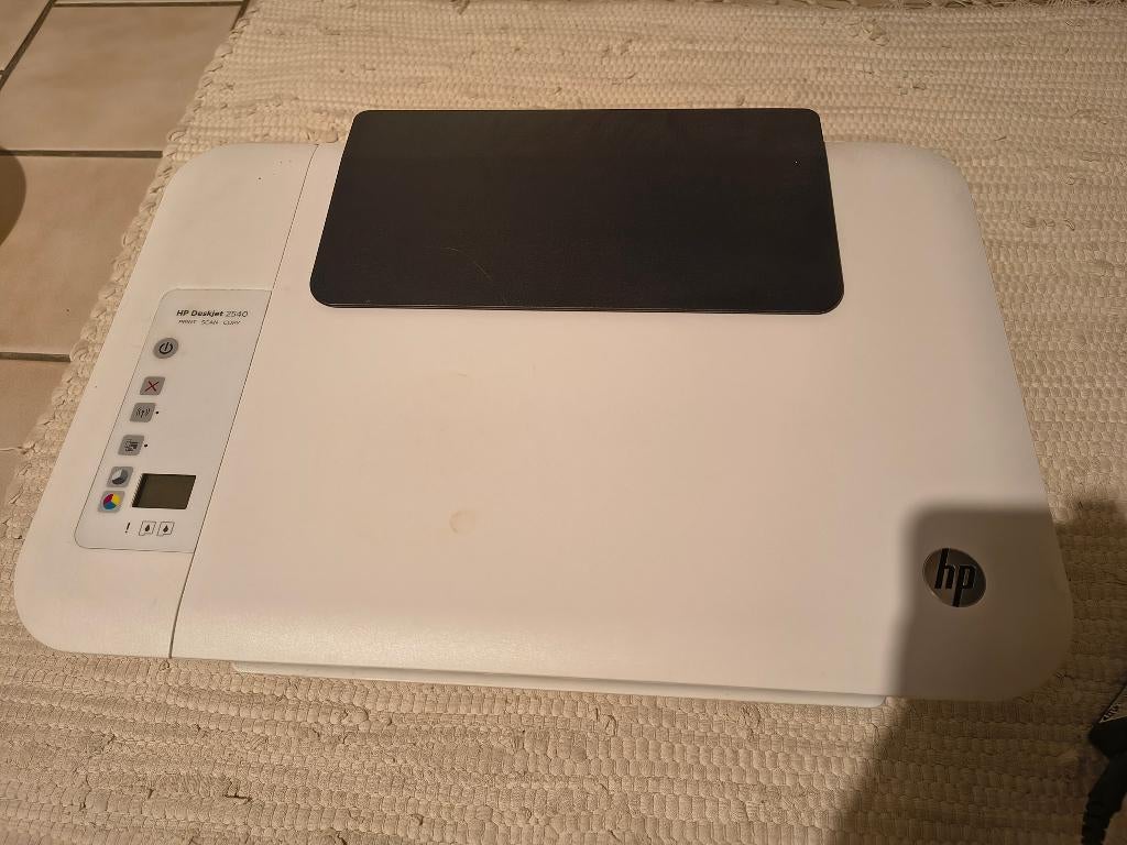 Printer hp deskjet 2540, Computers en Software, Printers, Gebruikt, Printer, Inkjetprinter, Kleur printen, Kopieren, Scannen, Zwart-en-wit printen