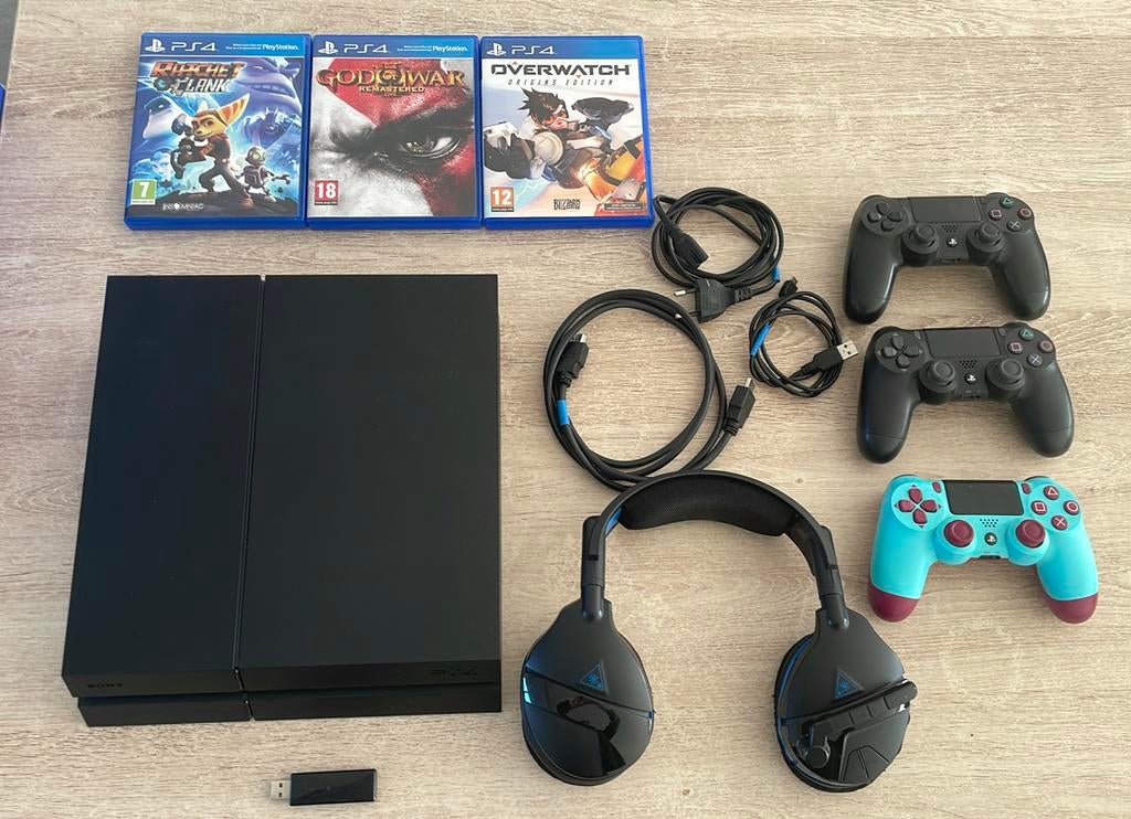 Playstation 4 met toebehoren, Games en Spelcomputers, Ophalen, Zo goed als nieuw