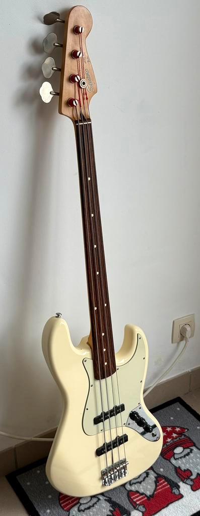 Basgitaar te koop (goede staat), Muziek en Instrumenten, Snaarinstrumenten | Gitaren | Bas, Zo goed als nieuw, Ophalen