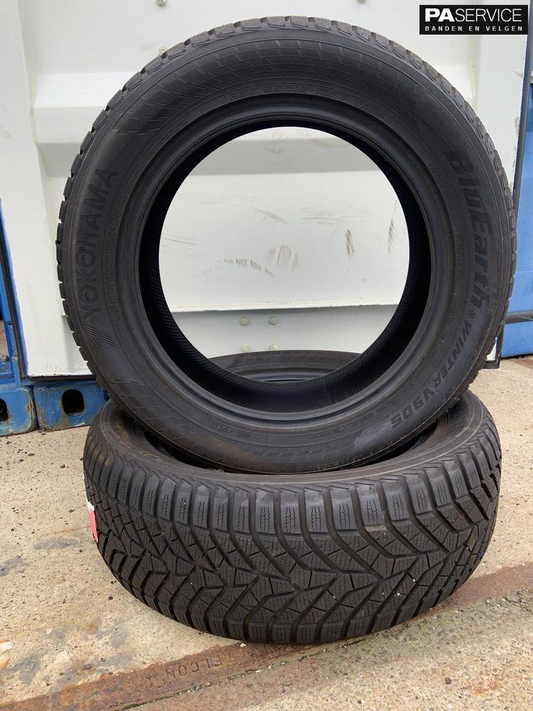 2x Yokohama 235 55 18 winterbanden met 7,5 mm, 18 inch, Gebruikt, -, -