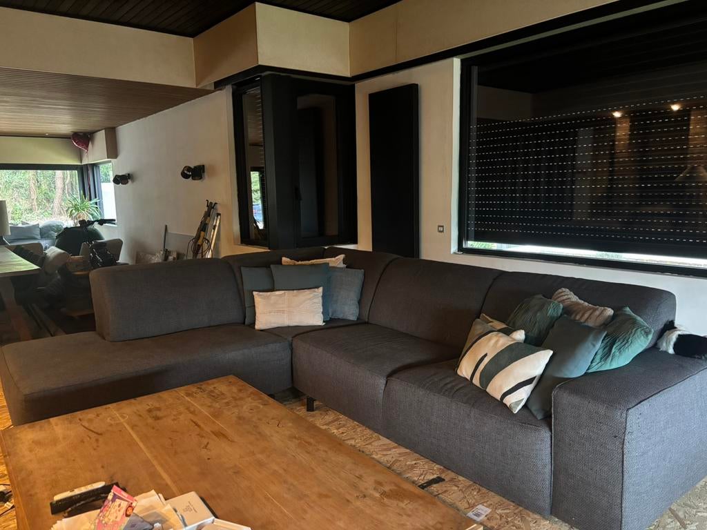 Hoeksalon, Ophalen, Zo goed als nieuw