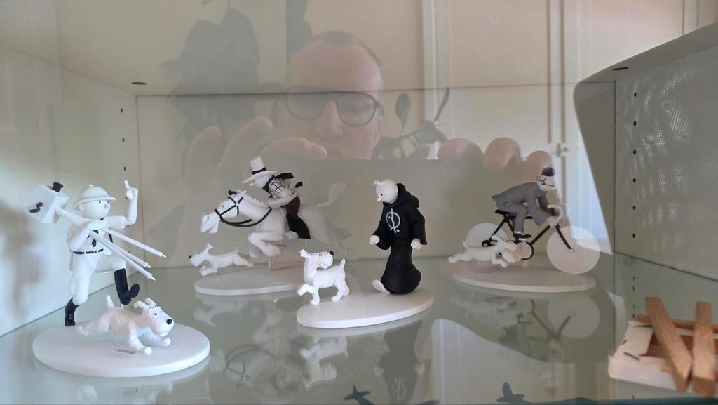 4 figurines Tintin et Milou + 2 mugs (édition limitée), Collections, Enlèvement, Tintin, Comme neuf, Statue ou Figurine