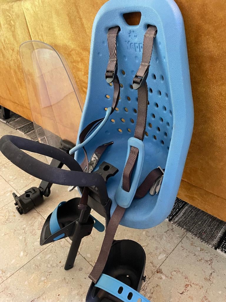 Thule Yepp mini stoeltje + windscherm, Ophalen, Voetsteuntjes, Voorzitje, Zo goed als nieuw