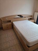 Lit DESIGN+2tables de chevet + son matelas propre = 1,40200, Maison & Meubles