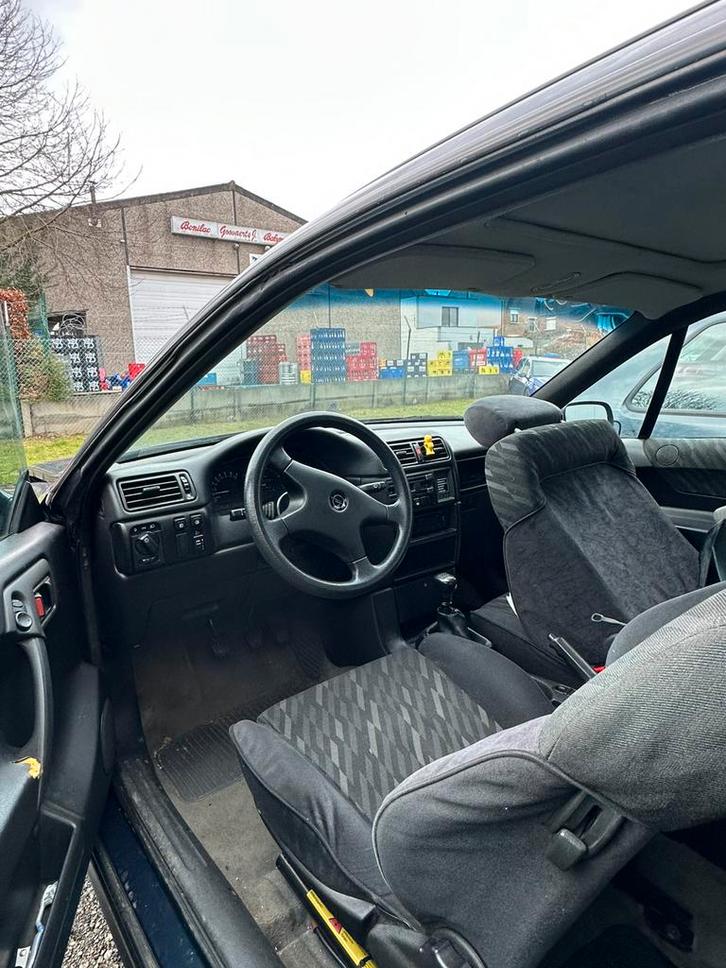 Ongeval's auto, Auto diversen, Ongevalwagen, Opel, Handgeschakeld, Benzine, Coupé, Overige kleuren, Ophalen