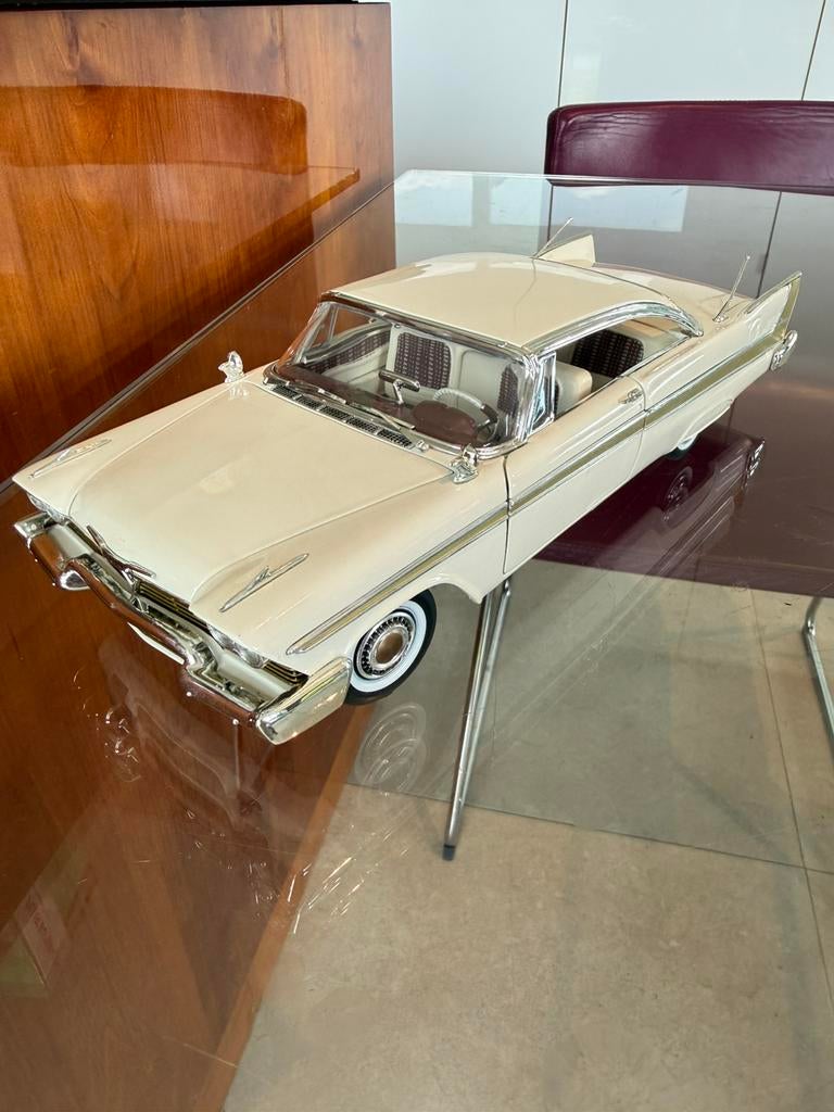 Beperkte oplage ERTL 1:18 Plymouth Fury uit 1958 nikkel, Ophalen of Verzenden, Zo goed als nieuw, Auto, ERTL