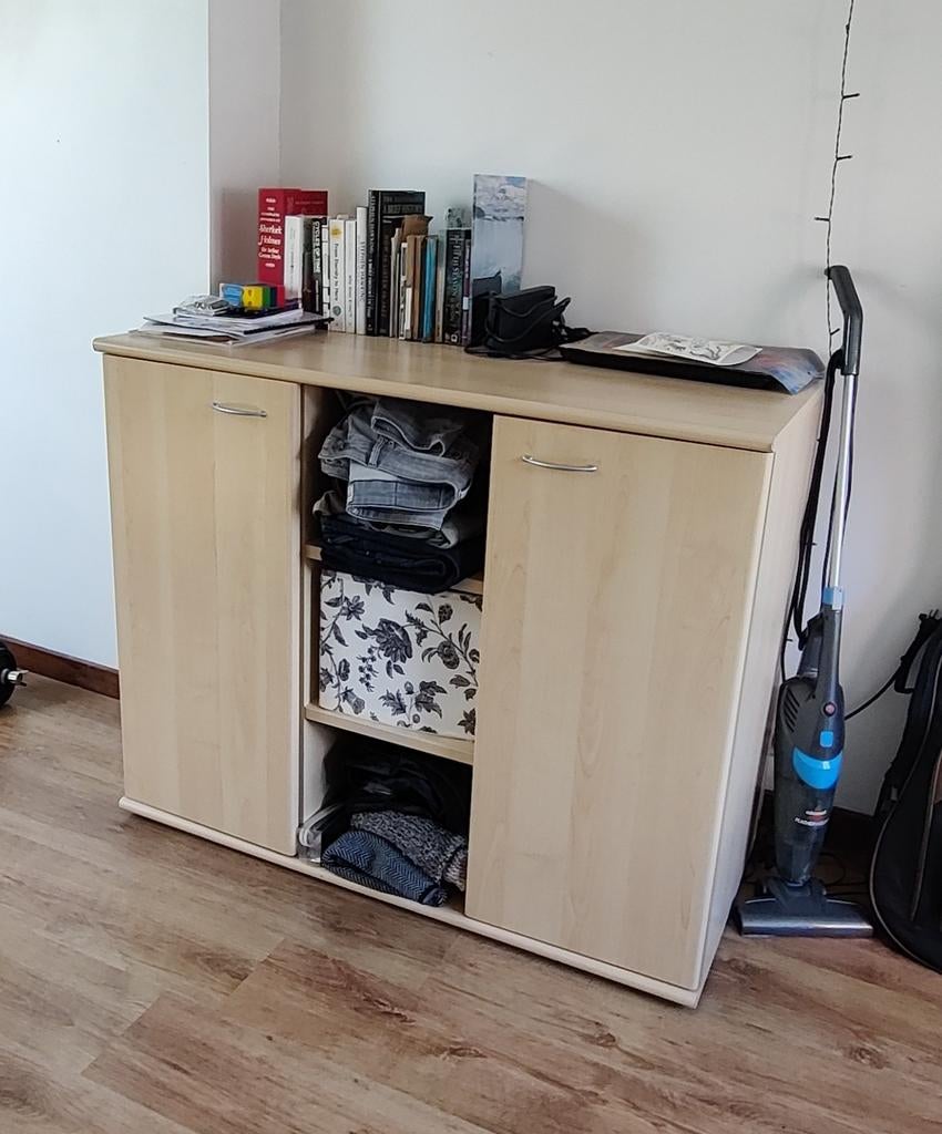 Armoire basse, Comme neuf, 100 à 150 cm, Enlèvement, Avec tablette(s)
