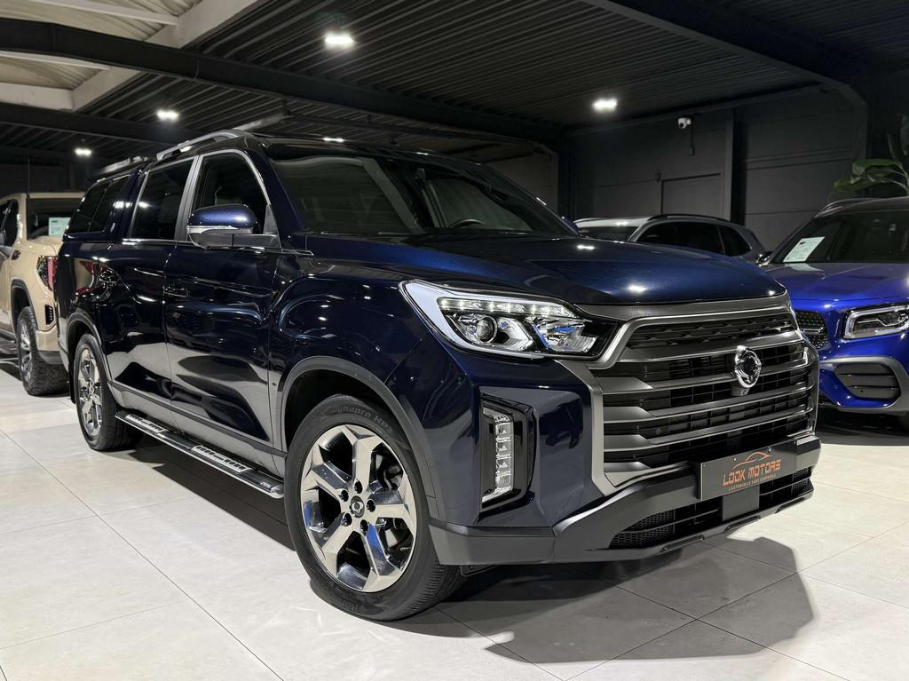 SsangYong Musso 2.2 Turbo e-Xdi 4WD Auto. HardTop 203cv TVAC, Autos, SsangYong, Cuir, Entreprise, Musso, Noir