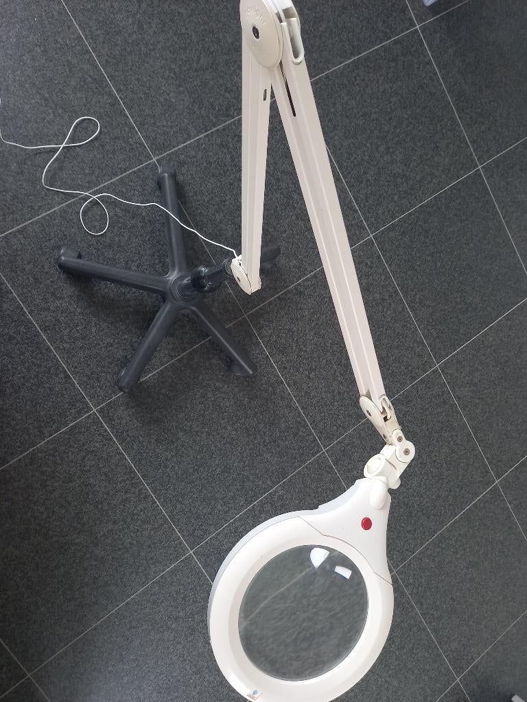 Loupelamp (LED daglicht 12 w), Huidbehandeling