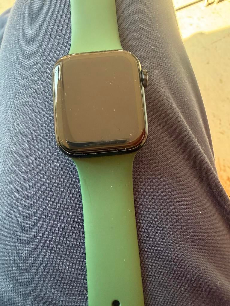 Apple Watch SE 2 génération 44MM, Bijoux, Sacs & Beauté, Montres connectées, Utilisé, Enlèvement