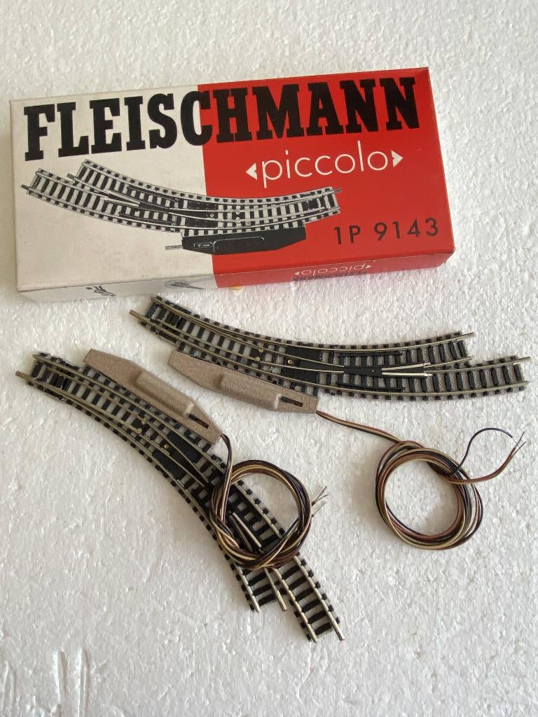 FLEISCHMANN PICCOLO - 1P 9143 - 2 aiguillages électriques, Neuf, Fleischmann, Rails, Courant continu