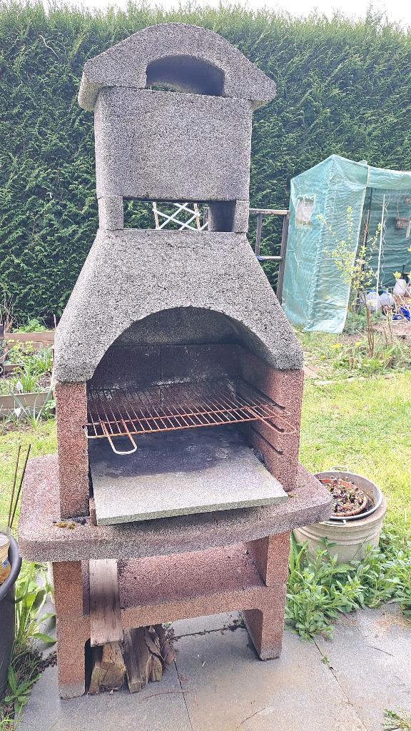 barbecue en pierre, Jardin & Terrasse, Barbecues au charbon de bois, Utilisé, Enlèvement