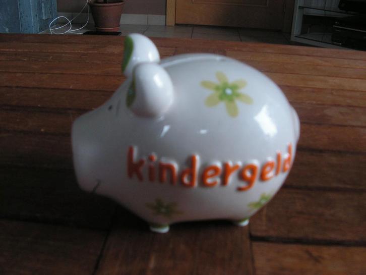 Spaarvarken in aardewerk (“Kindergeld”)., Verzamelen, Spaarpotten, Zo goed als nieuw, Dier, Steen, Aardewerk of Keramiek, Ophalen of Verzenden