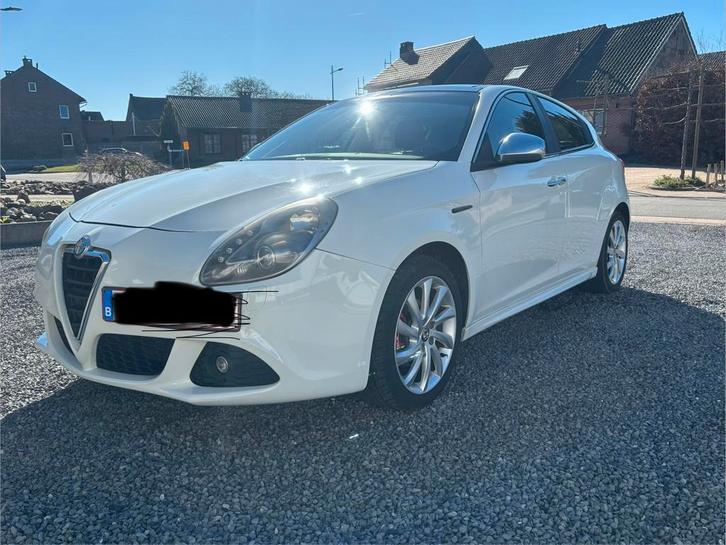 Alfa Romeo Guiletta, Autos, Alfa Romeo, Particulier, Giulietta, Toit ouvrant, Diesel, Euro 5, Blanc, Enlèvement