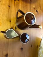 Set vintage bruine koffie/theepot met melkkan en suikerpot, Huis en Inrichting, Keuken | Servies, Ophalen, Zo goed als nieuw