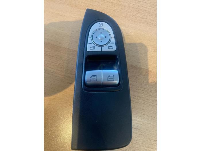 Elektrisch Raam Schakelaar van een Mercedes Vito, Auto-onderdelen, Dashboard en Schakelaars, Mercedes-Benz, Gebruikt, 3 maanden garantie