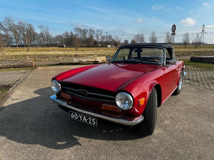 Triumph TR6, Autos, Triumph, Entreprise, Achat, TR6, Essence, 2 portes, Boîte manuelle, Rouge, Noir, Cuir, Enlèvement