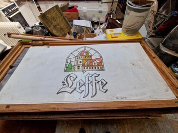 Leffe aan 1 kant  beschikbaar voor biedingen