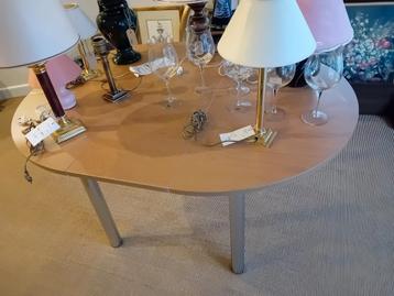 Ronde uitschuifbare tafel *nieuw* beschikbaar voor biedingen