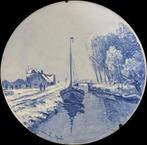 Decoratief bord in Delfts blauw gesigneerd door L. Apol, Antiek en Kunst, Ophalen of Verzenden