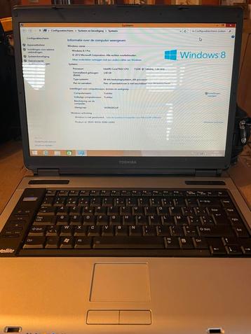 Laptop Toshiba / laptoptas / inclusief oplader beschikbaar voor biedingen
