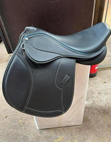 Selle toute neuve  disponible aux enchères