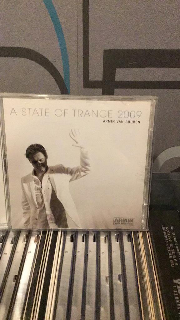 armin van buuren : a state of trance 2009, Cd's en Dvd's, Cd's | Dance en House, Ophalen of Verzenden