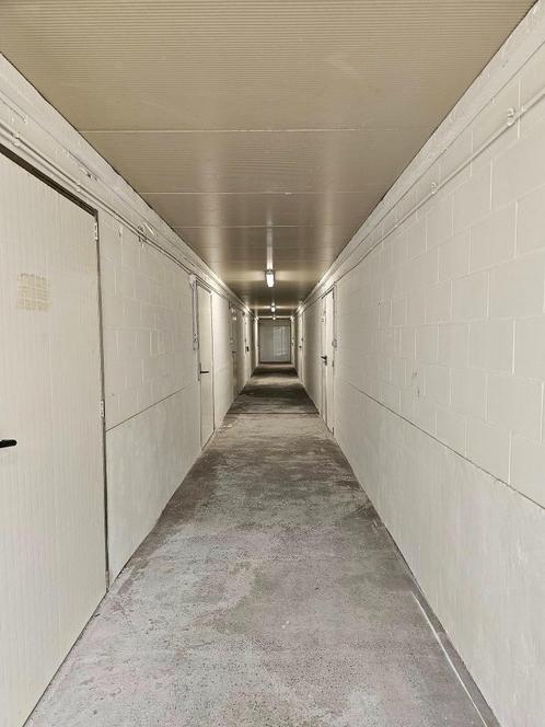 Te huur: opslag 34m² OPSLAGRUIMTE, Immo, Garages en Parkeerplaatsen, Provincie West-Vlaanderen